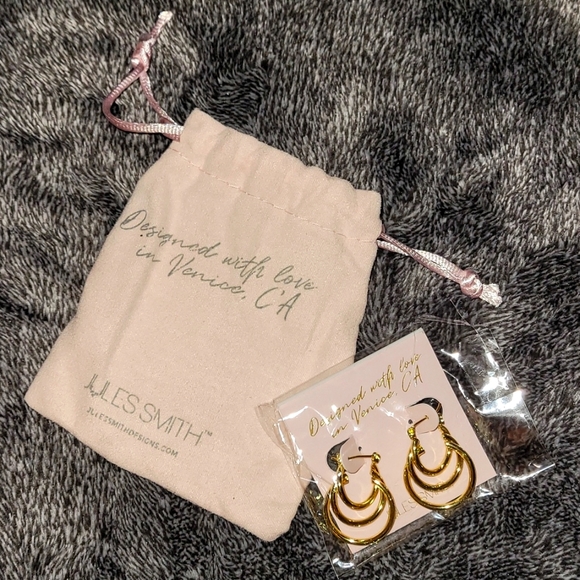 🎉HP🎉 Jules Smith Layered Huggie Earrings - Picture 2 of 2